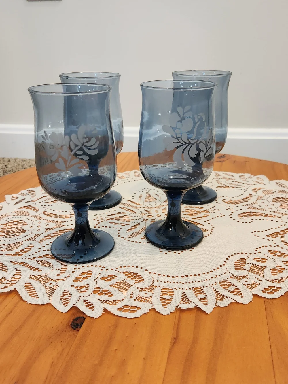 SET OF 4 Pfaltzgraff Yorktowne 8oz Smoky Blue Etched Goblets